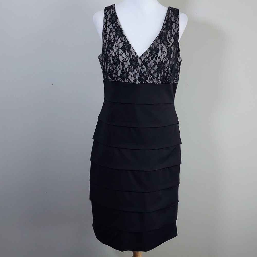 Reitmans Tiered Lace Bodice Dress Womens Medium Black Sleeveless V-Neck Cocktail